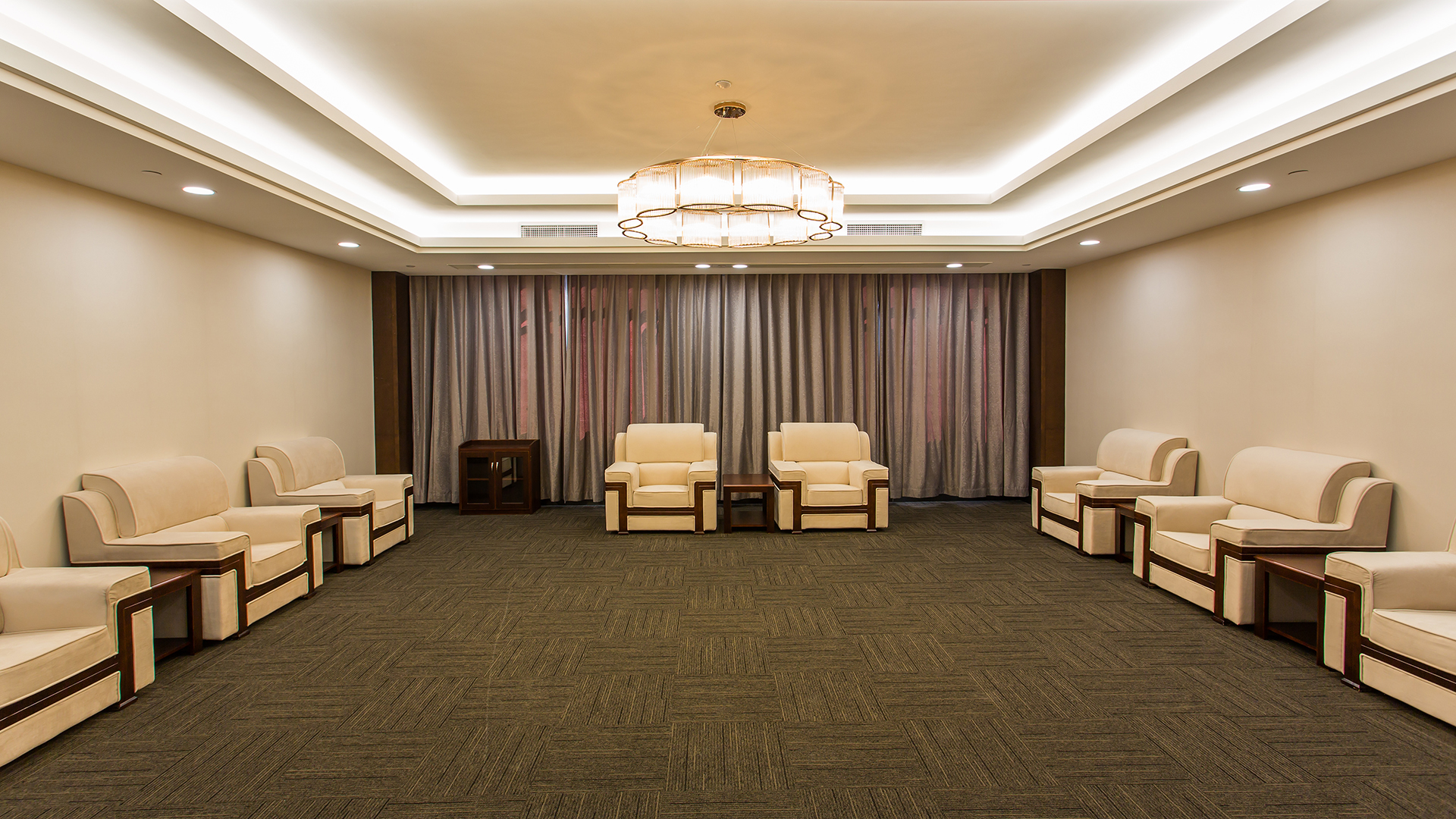 1555565037608080367.jpg 1555565037608080367.jpg